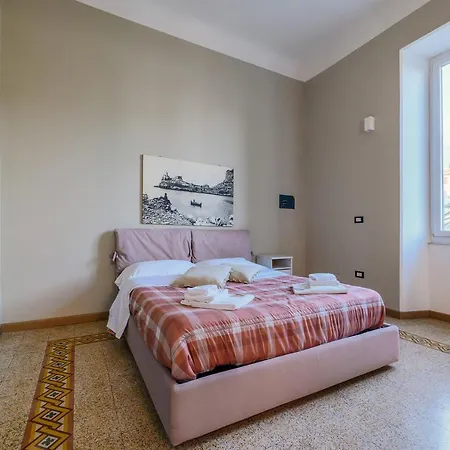 La Maison Du Marche' La Spezia